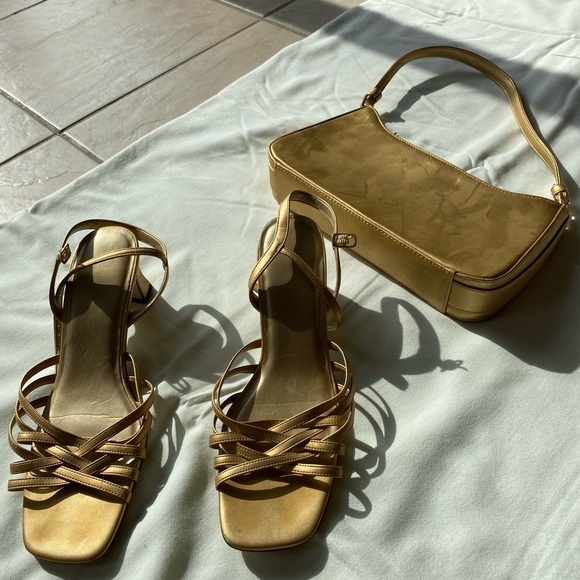 Gold kitten heel with matte gold clutch bag set. - Picture 2 of 4